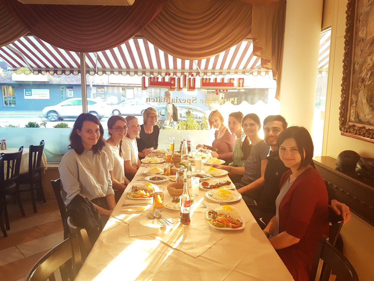 jakhamburg's tweet photo. Unser 10. Treffen haben wir ausnahmsweise in einem #persischen Restaurant verbracht.😁So konnten wir während des Essens über neue Veranstaltungen sprechen und auf den #Geburtstag unseres Mitgliedes anstoßen.🎂#jakhamburg #essengehen #happybirthdayanna #hamburg #essenistunserleben https://t.co/mFhYM8FpZ2