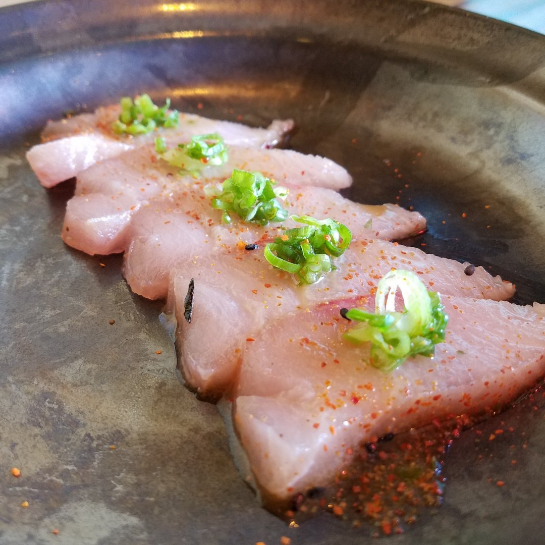 NoodleWY's tweet photo. Get in my belly with this house smoked hamachi belly!
.
.
#smoked #hamachi #belly #sushi #housemade #getinmybelly #yum #eatss #jacksoneats #jacksonhole #sushime https://t.co/eN6GLeRZ1p