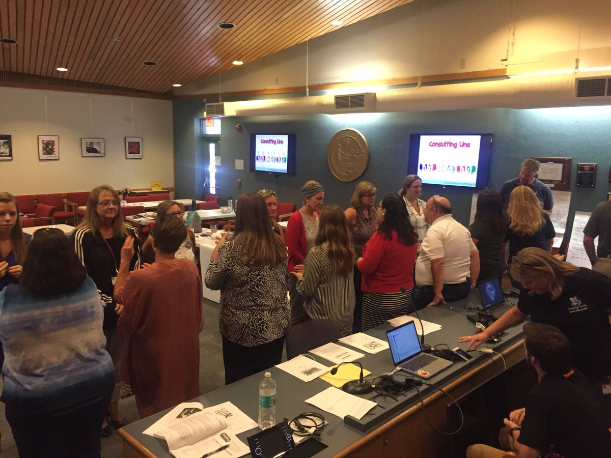 CMahaney123's tweet image. Consulting Line...one of our favorite activities at Presenters’ Academy! @mrroa #VCSLEARNS #VCSPRESENTS