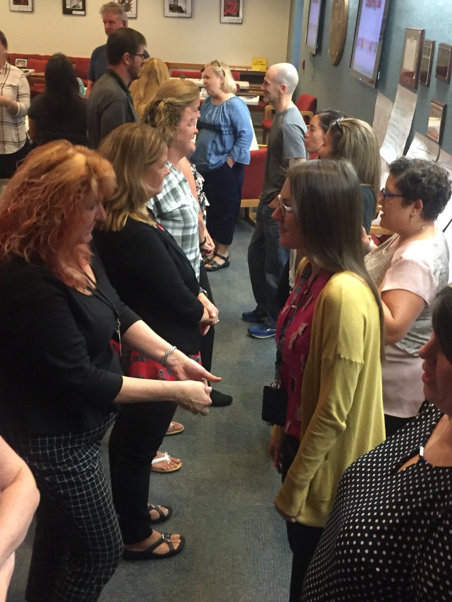 CMahaney123's tweet image. Consulting Line...one of our favorite activities at Presenters’ Academy! @mrroa #VCSLEARNS #VCSPRESENTS