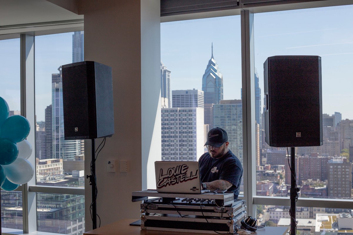 BrandywineRlty's tweet photo. Today, we’re celebrating one year in our new HQ at #FMCTower at Cira Centre South! We’ve loved calling University City, Philadelphia home this past year, and have had an incredible time exploring the neighborhood and engaging with the local community. https://t.co/zFSuWPXS2f