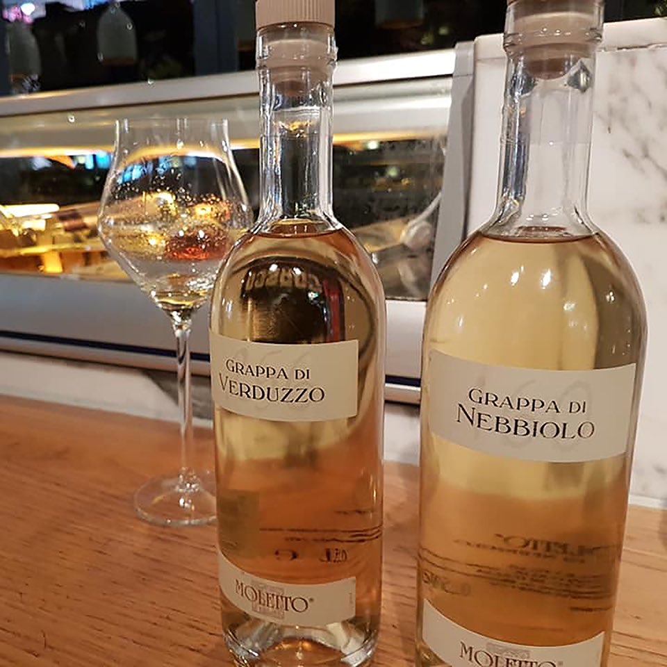 Vini_Moletto's tweet photo. #Moletto #Grappa di #Verduzzo & Grappa di #Nebbiolo @ @Mood_Rotterdam
.
🥃They are single-vine #grappas with refined flavor and unique #bouquet.
.
🥃Le Monovitigno Moletto sono preziose #grappe dal gusto raffinato e dai profumi unici.
.
#MolettoWinery: not only #wine https://t.co/i0CloI1MQm
