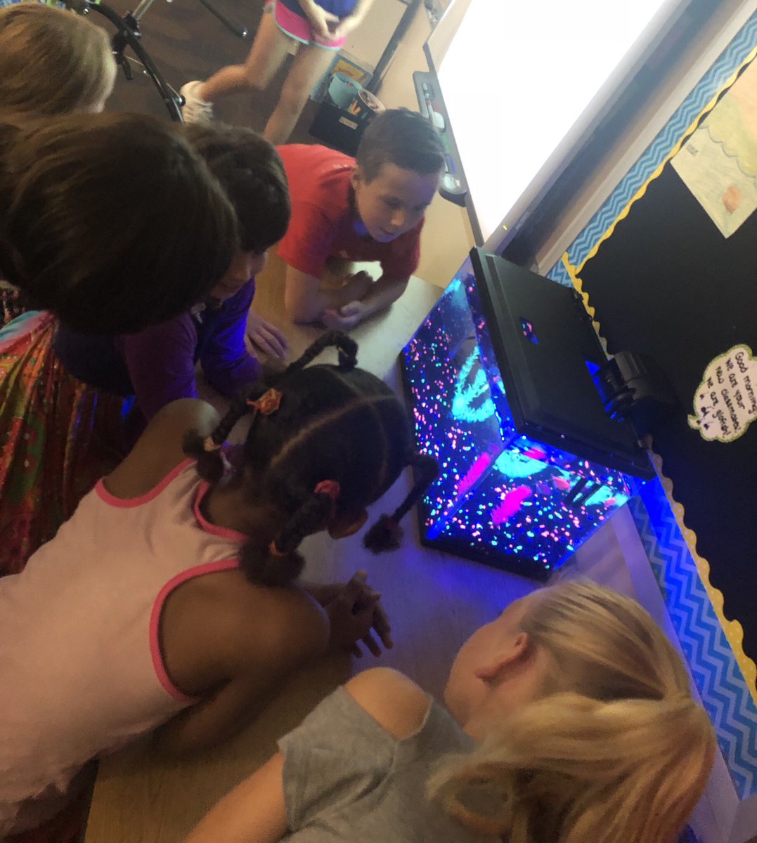 4willsamanda's tweet image. Meet our newest additions! @PetsinClassroom #glofish