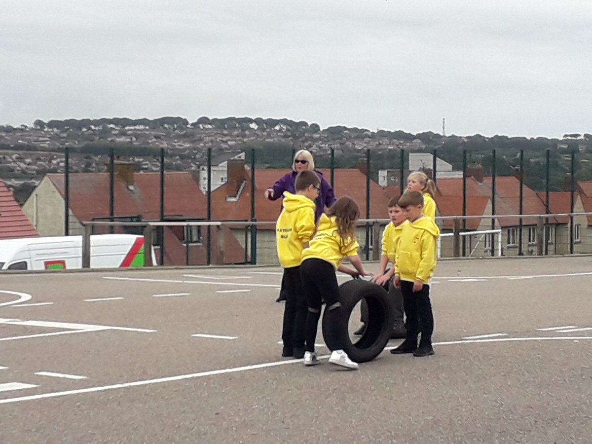 ManorParkSch's tweet photo. Delighted to start work with @AberPlayForum as part of our approach to mental health and resilience. P5 will be our leaders and have named themselves the Manor Park Minions for the new playground team. #PEF #wellbeing #playworker #learningcontexts https://t.co/SeOW7XFKj7