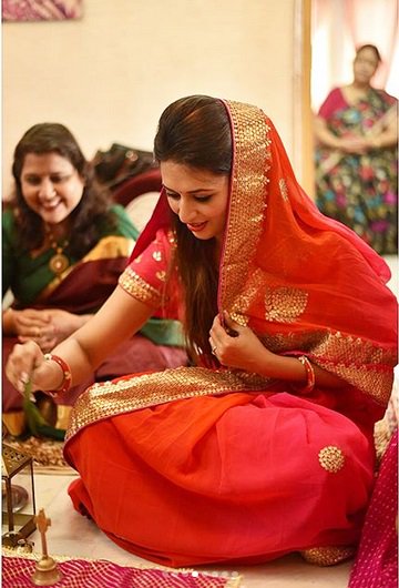 DivyankaRocks's tweet photo. Incomparable love of your #WomenBrigade back home!
Sharing memories from Bhopal.
#PoojaPaath #PamperingAtHome
#PictureCredit : @divyagupta_dgpixx ❤️ https://t.co/Dx4Hd1mpYr