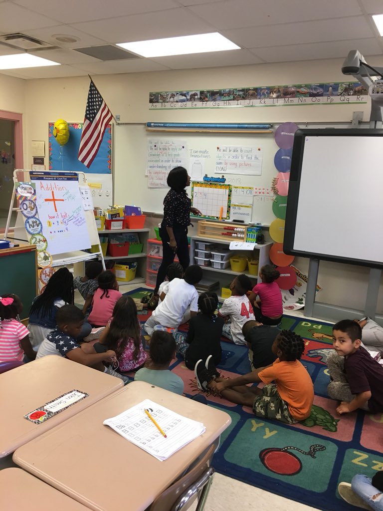 HalickiJanet's tweet photo. First grade teacher, Mrs. McElroy, setting the purpose for learning in math @YtownSchools https://t.co/CNTIrhq3mS