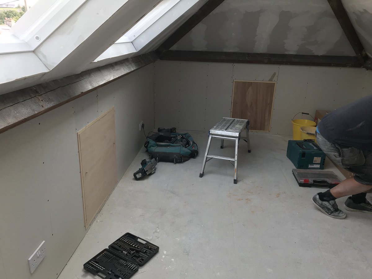 RoofingInKernow's tweet photo. As promised, pictures of latest project. A truly lovely customer too! Just the slating to finish off outside and onto our next one... a garage roof refit! #roofing #onthetools https://t.co/YWS9HX9Ki5