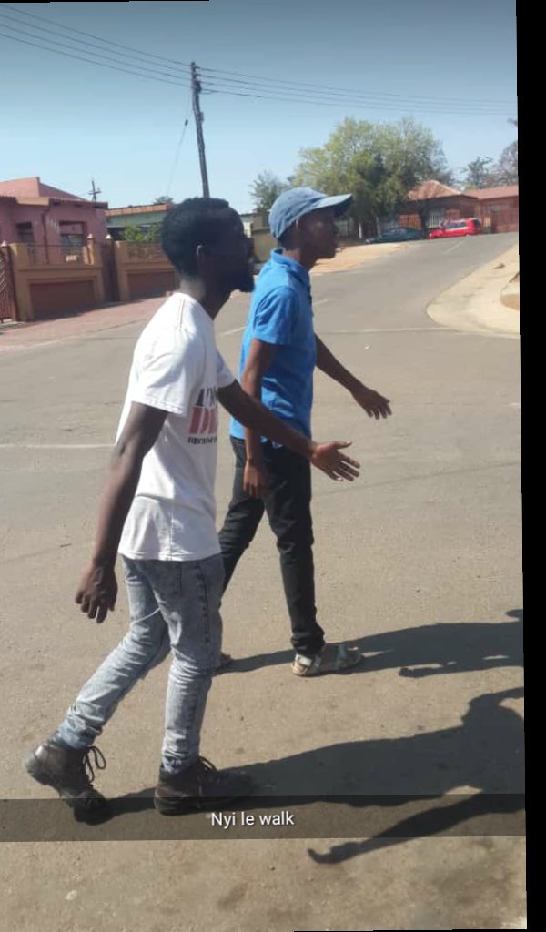 RealMrManager01's tweet image. Nayi le walk😂