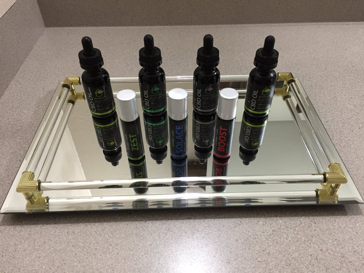 LoreleiEllen's tweet photo. Sunday I decided to GLAM UP my At-Home Pharmacy of @NaturesUltra CBD Oil & Roll Ons. 👀 what was delivered today–mirrored vanity tray! ✨✨✨ #CBDLife #Glam #TuesdayThoughts #ItsAllDetails #FunctionalFun #ThisIsHowIRoll https://t.co/SDeFRtRyHj