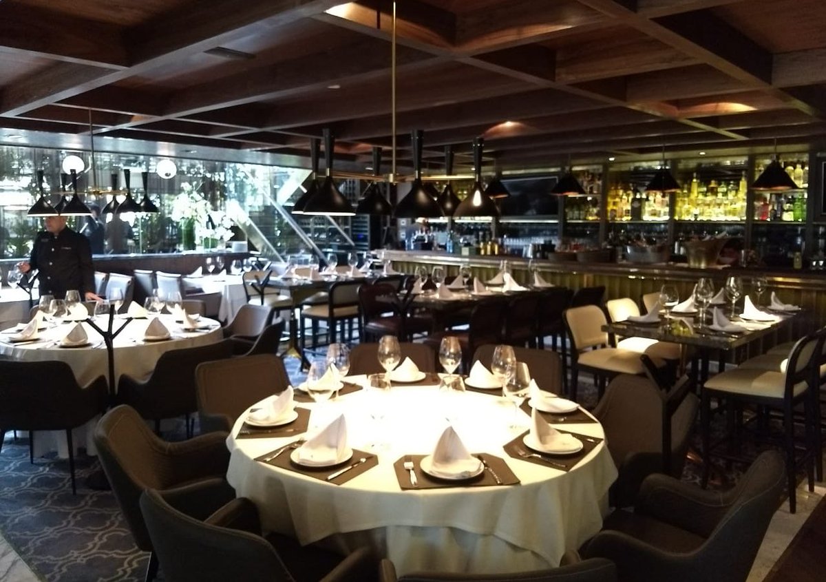 FoodandTravelMX's tweet photo. ¡Oigan! Ya estamos en #Polanco, esta vez en Aristóteles 124, para conocer #CuernoMasaryk, un restaurante que abrió hace una semana. Es un nuevo concepto de comida del noroeste. ¡Les contamos! https://t.co/mL1Leyiln9