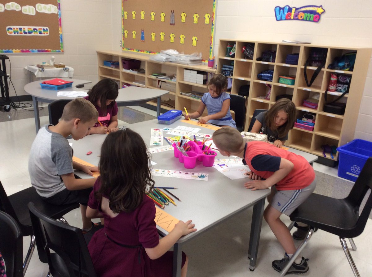 MrsHMerry's tweet photo. A fantastic first day in Grade 1/2 at Sacred Heart @rockwoodheart https://t.co/XxC7Gzph3i