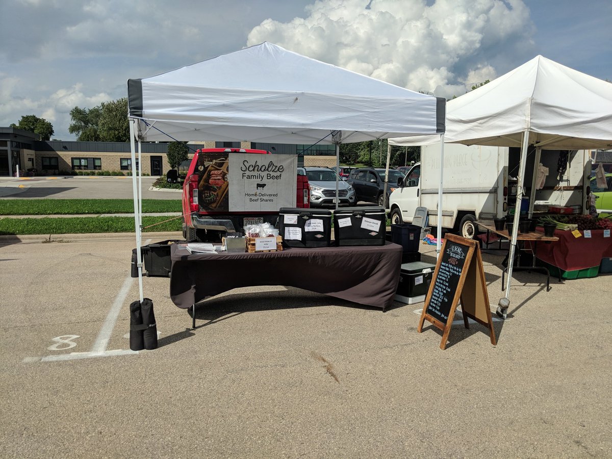 Come visit us at the DeForest Farmers market! Let me know you saw this post of Facebook or Twitter and I'll give you a 2 pack of pre-made hamburger patties! Here untill 6pm
#eatlocal #farmtotable #beef #farmersmarket #familyfarm #meetyourmeat