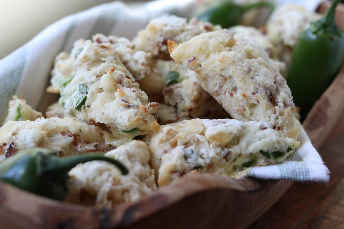 gourmetdoneskin's tweet photo. Homemade Jalapeño Bacon Cheddar Mini Scones https://t.co/QloNqI9X9h This is a great time of year to find fresh jalapeños! Delicious h... #homemadescones #jalapenoscones #chipotlescones #jalapenobacon #miniscones #afternoontoremember #freezerfriendly #Freestyleweightwatcherrecipes https://t.co/MnjgADMy4u