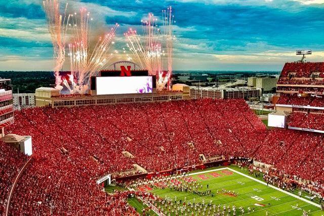 DisplaysJ's tweet photo. #huskers #universityofnebraska #football #pyro #jandmdisplays https://t.co/ogmCpTa4ay