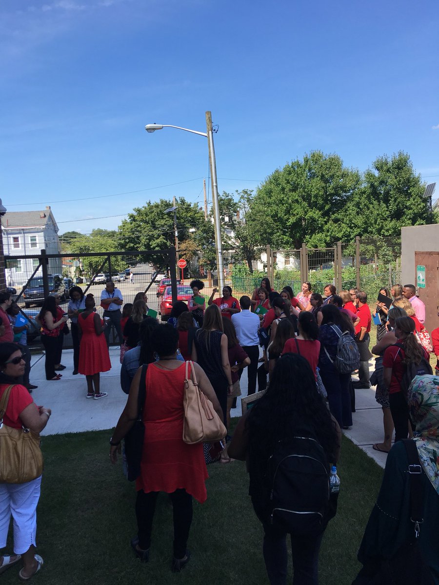 TheManPrincipal's tweet image. Great to lead our #PRCS staff on a brief tour of our arrival and dismissal locations after our opening day meeting with @kalanne02 #PRCSArts #StaffOpeningDay #NBPS #ALovelyDay  #AllIn4NB