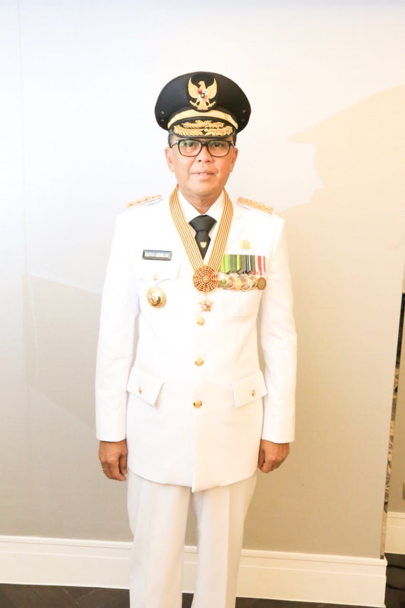 nurdinabdullahh's tweet photo. Persiapan menuju Istana Negara untuk Pelantikan Gubernur dan Wakil Gubernur Sulawesi Selatan periode 2018-2023. Mohon doa restu dan dukungannya ๐๐ป #KerjaBersama #ProfAndalan https://t.co/r9e0GgPhKZ