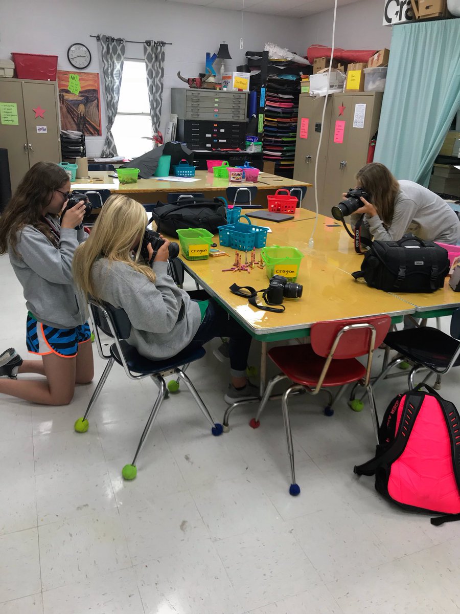 TA_Dragons's tweet photo. Our school has been busy to start the year... Dragon Hour, 1:1 Tech Enhancement, digital portfolios, and the list goes on! It’s a GREAT day to be  a Dragon. #DRAGONpride https://t.co/gU9gtO6kcz