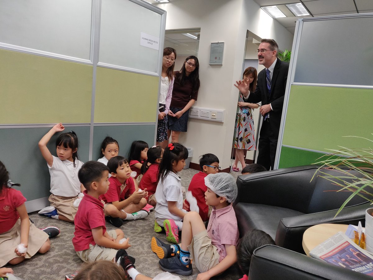 ICS_HOS's tweet photo. Today I had the privilege of showing some VIPs around our head of schools offices; our grade 1 students! https://t.co/2spyUt6M5T