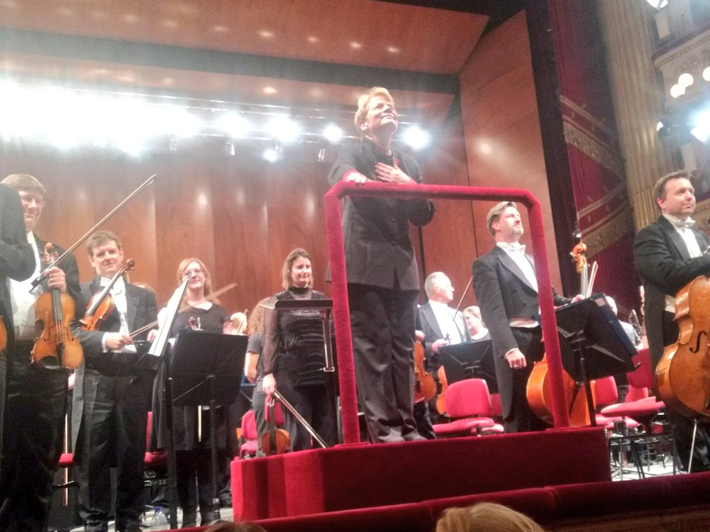 simonaumberta's tweet photo. Amazing night at @teatroallascala for the grand opening of #MiTo18 concerts in Milan and Turin - @rpoonline playing #Strwvinskij and #Cajkovskij conducted by stellar @marinalsop ...what a delight! Thanks all involved :-) https://t.co/TPjktukNsS