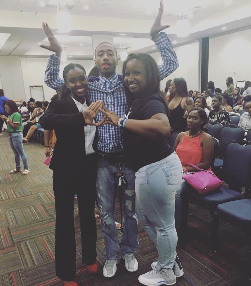 BallaButt24's tweet photo. You remember that day we found out we had matching shoes & that girl in the back was fed up with us taking Clu8 Pics 😂😂#LoveYou #LLS8 💜👼🏾 https://t.co/14aZzQZ05t