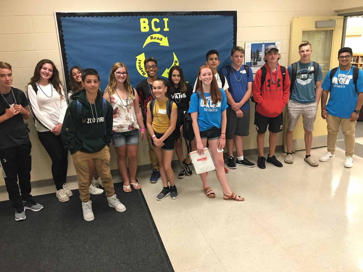 BCI_Library's tweet photo. Look at all these awesome new #BCIMustangs #MustangPride #FirstDayGEDSB #HereWeGo #Success4EveryStudent @BCIVS @BCIMUSTANGS @GEDSB #loveyourlibrary https://t.co/ngqeXSHl0a