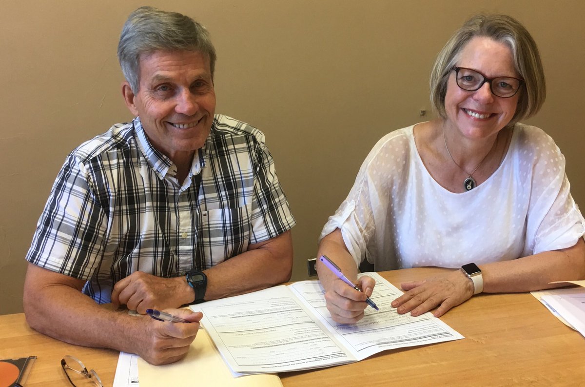 mireillejean's tweet photo. Moment important aujourd'hui. Je suis officiellement candidate pour le @partiquebecois dans Chicoutimi avec le dépôt de mon bulletin de mise en candidature auprès du directeur de scrutin Yves Desgagné. #PQ #polqc #Quebec2018 #elections2018 https://t.co/lBpUeUKTLS