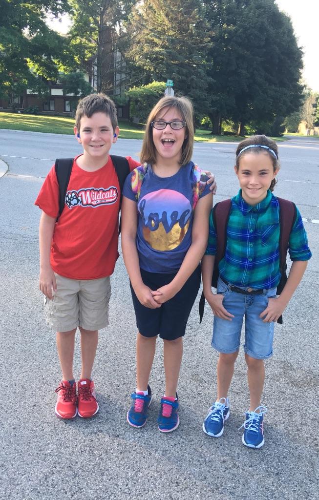 MsLakesClass's tweet photo. Grade 7 here we come!#TVDSBFirstDay #LDCSBFirstDay https://t.co/LjUPwITQZq