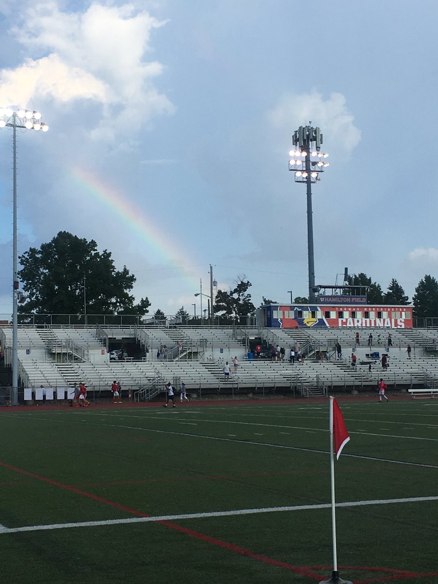 Despite the beautiful sky... #lightningdelay #thisiscardinalcountry #GiveEmHealth ⁦@OHSportsMed⁩ ⁦@TWHSAthletics⁩