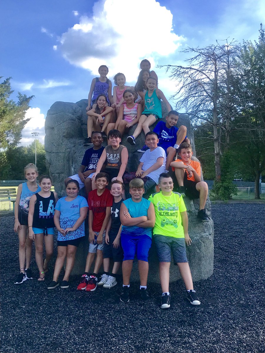 OBHSbizteacher's tweet photo. Carpenter 5th Graders met up for one last time this summer, before getting back to the books. @carpenterrocket #5thgraders #ruletheschool #carpenterrockets https://t.co/Nj9jrpdKv2