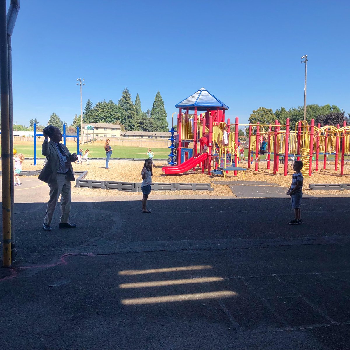 canbyschools's tweet photo. You have to ease students back into the new year - let them explore and play. Looks like the same is true for Superintendent Goodall. He stopped by for recess at #Eccles and #Trost Elementary Schools today. #BacktoCSD https://t.co/sQQj8IrsW6