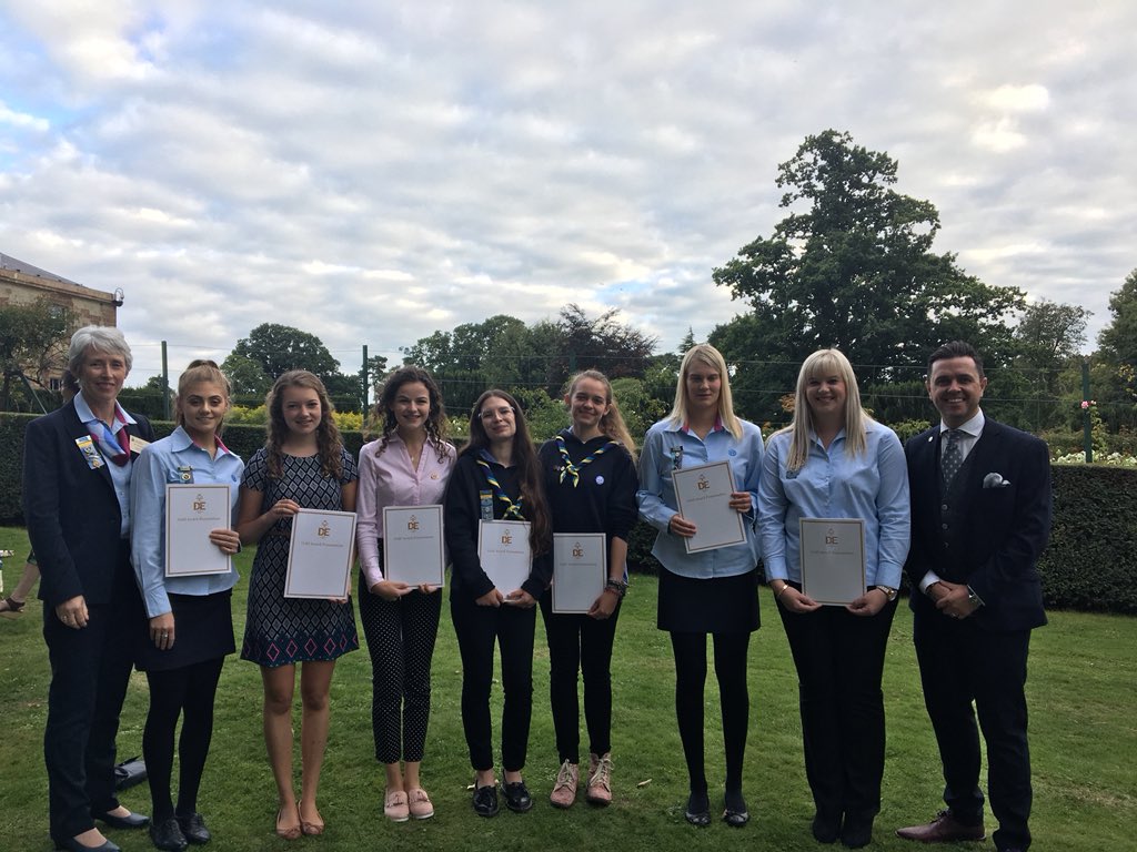 Privileged to see these fab @ggulster young women being presented with their DofE gold award today #HillsboroughCastle #amazingachievement @mcalister_karen @caroletempo