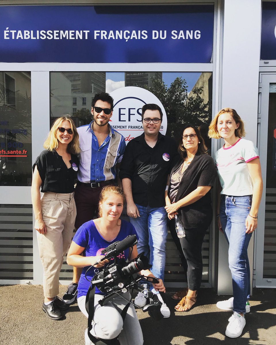 coeursensceneof's tweet photo. Le lundi 3 septembre notre parrain @AlexisLoizon a sauvé 3 vies. Sandrine, notre bénévole a également fait cet acte généreux qui leur a prit 45 minutes... nous sommes fiers que nos artistes fassent également attention à nos campagnes de sensibilisation ! Merci https://t.co/rD7N5lJsgQ