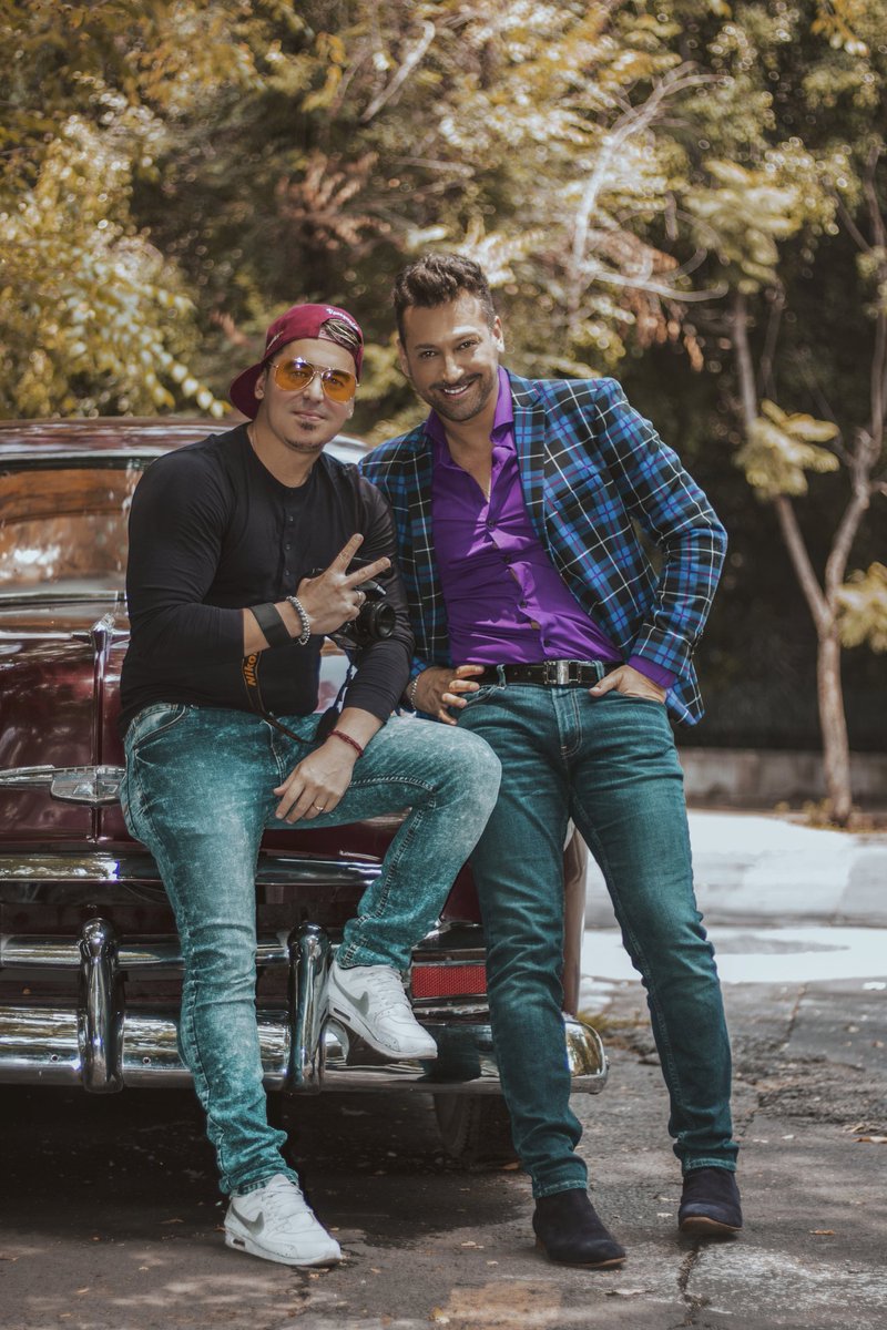 Alexpadronfoto's tweet photo. "Enfóca solo las cosas buenas en tu vida, así como en la fotografía"
.
Gran sesión con el ídolo @PabloRuizOf
.
Se vienen las imágenes...
🙌🏻🙏🏻🍀📸
#Fotografo #ElDeLaGorraVinotinto #CDMX https://t.co/orF5u6cNxT
