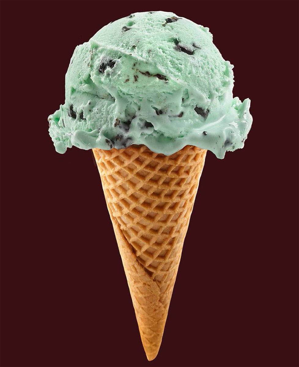 MikeWepplo's tweet photo. Can you think of a better way to spend a warm summer afternoon?  #icecream #foodphotography https://t.co/nDl68iENhL