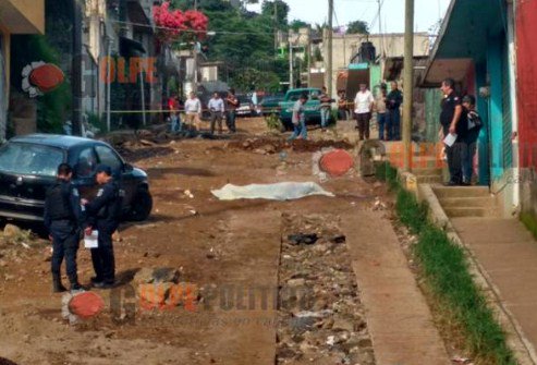 021CHERRY's tweet photo. #ULTIMAHORA Asesina a hombre en la colonia Manantiales en #Xalapa #veracruz https://t.co/THoN88DxX8 #verfollow #xalfollow #bocadelrio #coatpec #orizaba #cordobaver #coatzacoalcos #minatitlan #acayucan #pozarica #papantla #tuxpan .@Aveefeniix .@VigilantesV .@Artur_Sanchez71 https://t.co/IHhytq3pYZ