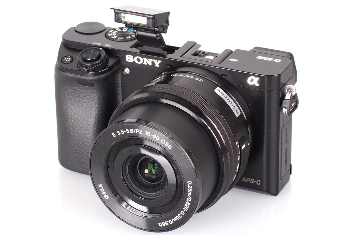 gotomalls's tweet photo. 📷 Kegiatan ngevlog bakal lebih menyenangkan kalau ditunjang dengan peralatan yang mendukung ya Mall Goers. 😁 Nah, berikut ini ada list kamera mirrorless Sony yang cocok untuk kegiatan ngevlog. Cari tau yuk guys di sini 👉🏻 https://t.co/QhBn417QsV 👈🏻 #GTMBlog #GoToMallsDotCom https://t.co/g7eObMfti6