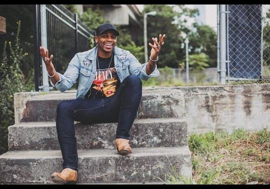 SSCountryFest's tweet photo. Don't miss @JimmieAllen - LIVE at South Shore Country Fest, Sept 8, Marshfield Fairgrounds. Tickets still available ➡️➡️➡️ https://t.co/skjEjlowof 
#countrymusic #festival #countrymusicfestival #music #Boston #newengland #massachusetts https://t.co/64Wqi2avY8