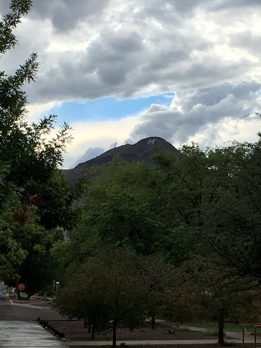 mjhargather's tweet photo. A thunderstorm is rumbling and M Mountain currently looks like a volcano! https://t.co/SghQUCso6W