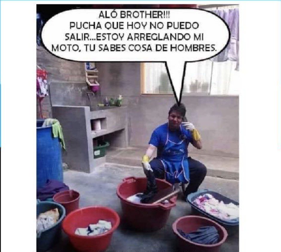 Porque claro, arreglar la moto es cosa de hombres; lavar la ropa, no.  ¡Rompamos estereotipos de género! #TambiénEsDeHombres dedicar tiempo a las  tareas del hogar., image size:940x844