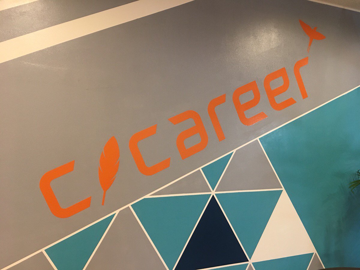 callforce0913's tweet image. 先月「C Career株式会社」をグループ会社に
設立いたしました🗻🌈✨

インターンに力を入れ、走り始めたばかりです！
オフィスの写真を載せますね😊

C Careerの twitterも御座いますので
そちらも是非チェックしてみて下さい👍🏻

#就活 #20卒 #CALLFORCE #ベンチャー #拡散希望 #設立 #インターン