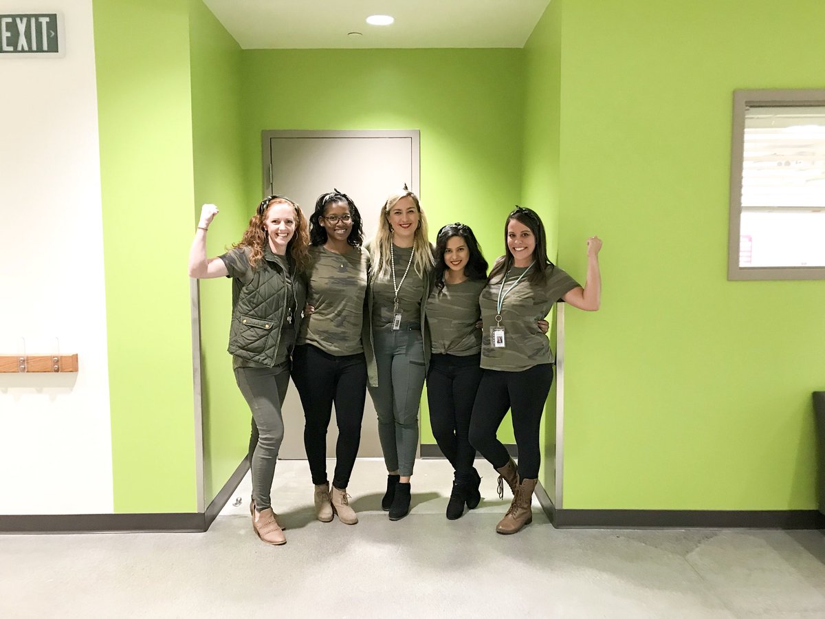 MrsBrewerLMA's tweet photo. Kindergarten Team @LMA_SMUSD 💚 we sure do know how to get the students excited about learning! #winning https://t.co/IwjieVUExi