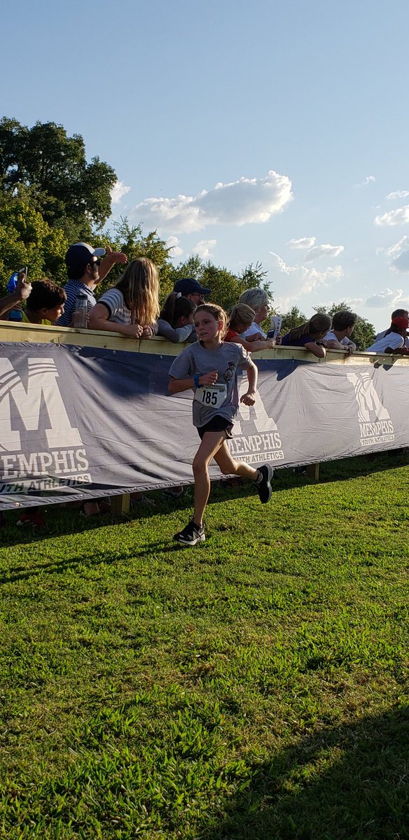 CollMiddleXC's tweet photo. #dragonxc took another step forward today, the CES Dragons Run Club!!!  Both Boys and Girls teams ran well today in their 1st ever XC race!  Thanks to Coach Doymeyer and Coach Gilbert!  #wearedragons https://t.co/khUVWIGYnU