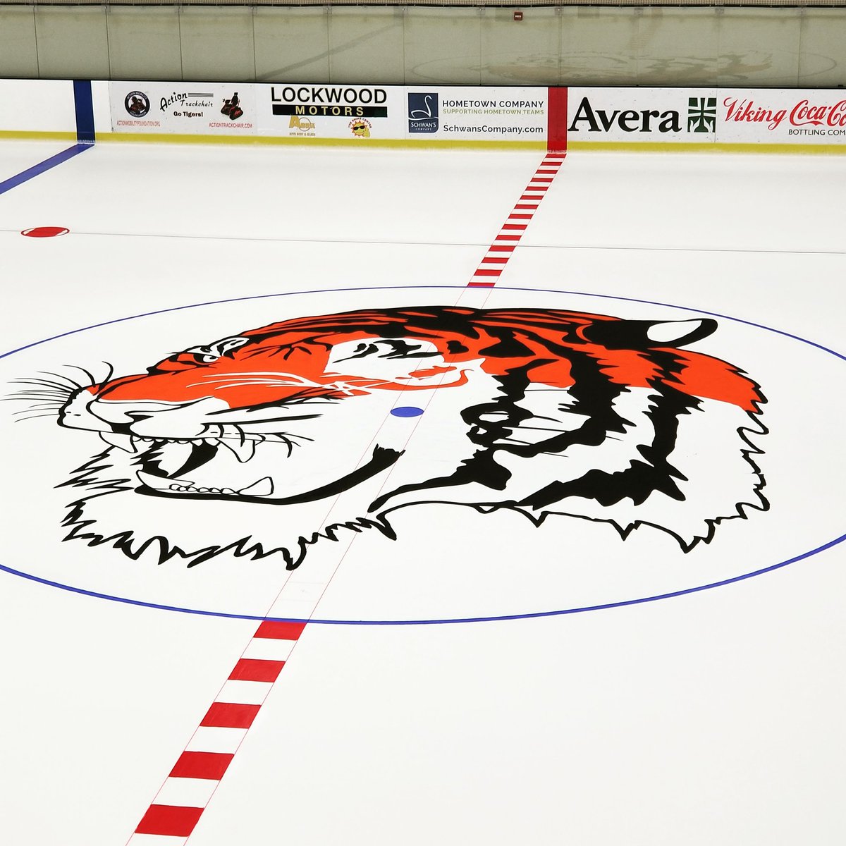 mshlamhockey's tweet photo. Way cool #tigerice more to be done tomorrow if you can help. Anytime between 8-5 come for as long as you can. https://t.co/0qq5pNPQzr