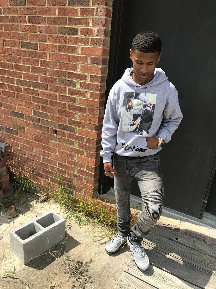 10_21_00's tweet photo. #LLE #LLLEELBILL #LLT https://t.co/mFdRSzcGdC