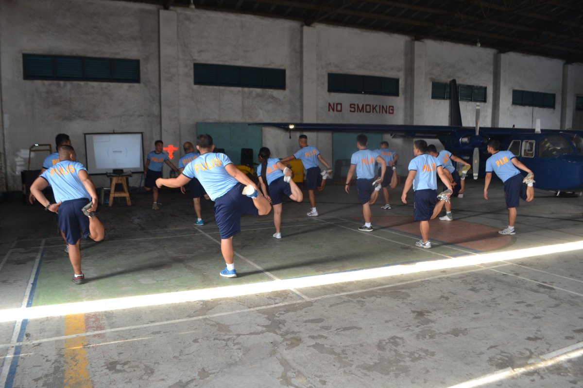 AirUnitSAF's tweet photo. On September 4, 2018 at 4:00 PM, Personnel of this unit led by PSUPT RUEL A ZALATAR, OIC, Air Unit conducted PULISTENIKS in front of the Air Unit headquarters followed by road run around General Aviation Area, Manila Domestic Airport, Pasay City. https://t.co/yewGHA2rGd