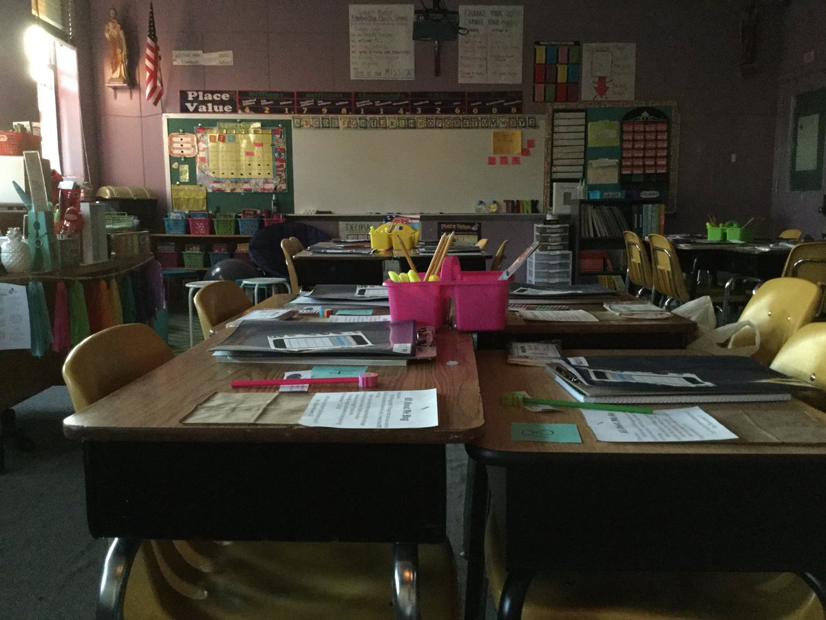 KateriPrincipal's tweet photo. We are ready!  @RCDASchools @EvangelistALB @StKateriParish https://t.co/Y9Fits2Feu