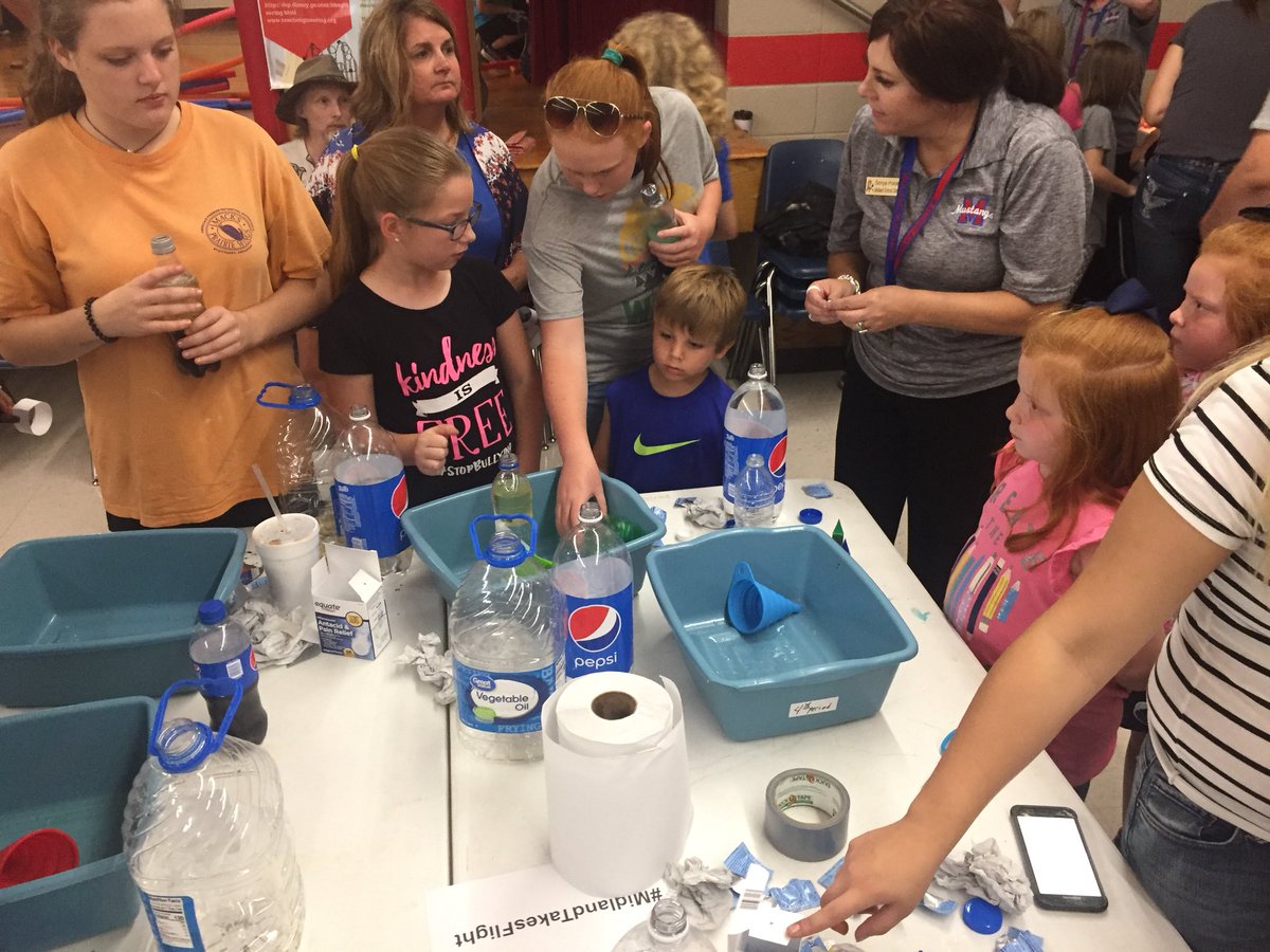 MidlandElem's tweet image. Great job Mustang families! Thank you for the massive turnout at our STEAM Night! #solutionseekers #takeflight #buildrelationships @mustangsMSD @karenwells @dacia92 @leahcarpenter13 @nicolenorrisedu @Lindsey_Murdock