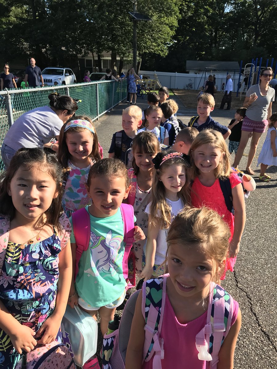 nm_garcia's tweet photo. Happy first day of 1st Grade! #coolidgefirstday @wpscoolidge https://t.co/KBq32p8zIV