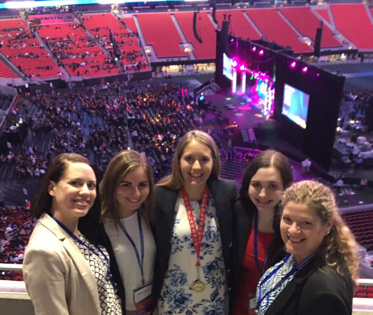 DECAbrooks's tweet photo. @ConnecticutDECA Some top @SouthingtonDECA moments of 2017-18: end of year banquet, first night at #ReelGoodSnacks, senior class night, and closing ceremony of #DECAICDC https://t.co/oWOzgzL5ZG