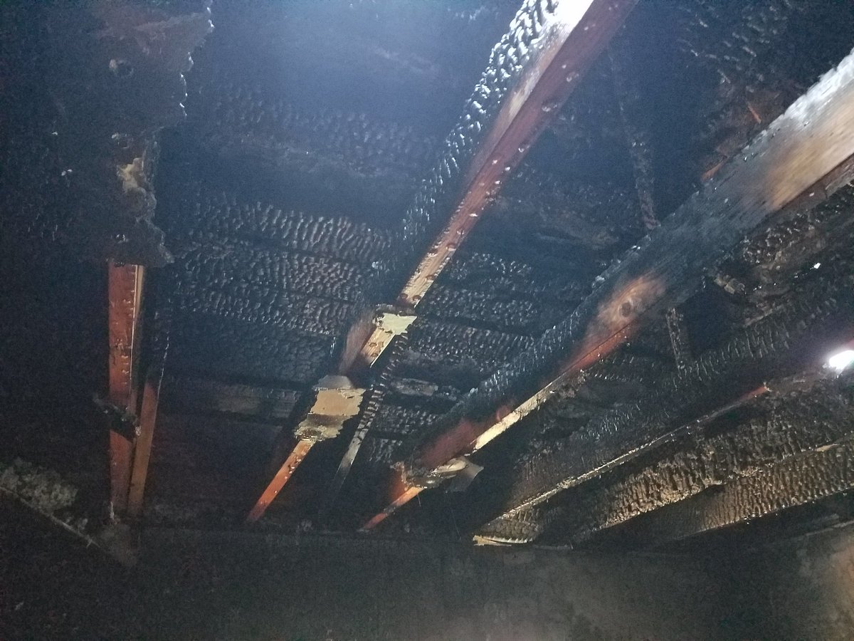 CALFIRE_ButteCo's tweet image. Firefighters have extinguished a house fire on Scott Drive in Paradise. Heavy smoke showing when crews arrived. Fire was quickly knocked down and contained to a back room with extension into the attic. #ScottFire